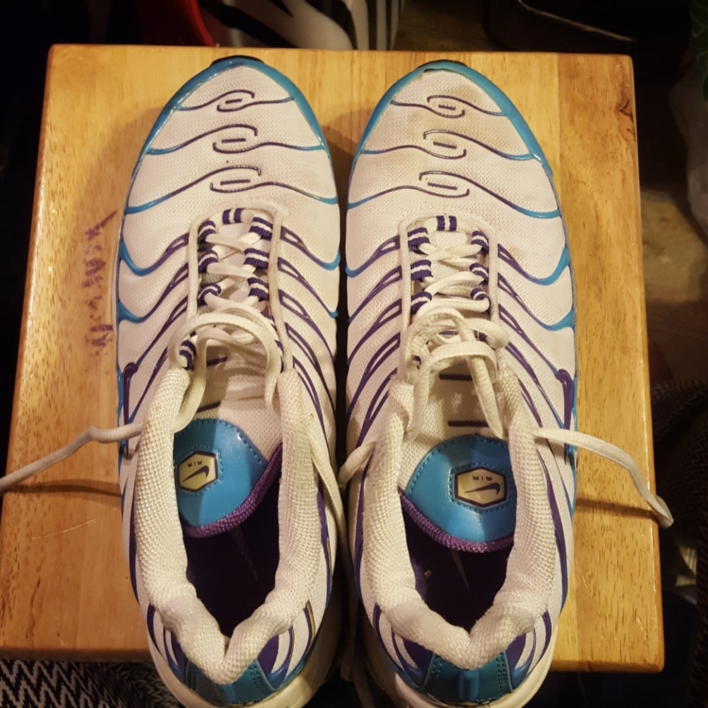 Running shoes